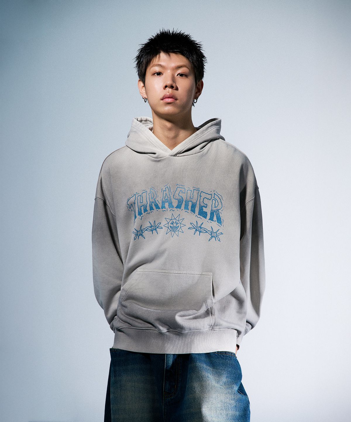 트레셔(THRASHER) 와이어 오버다잉 후디 라이트 그레이