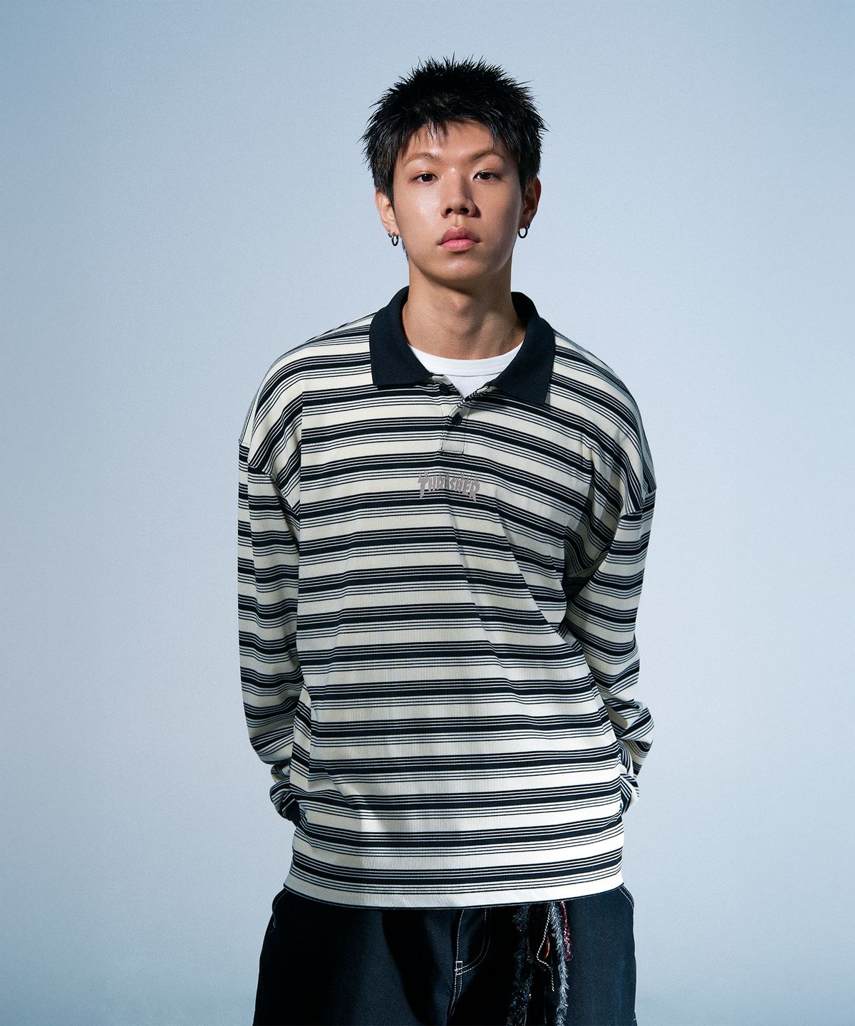 트레셔(THRASHER) 카라 스트라이프 롱 슬리브 블랙