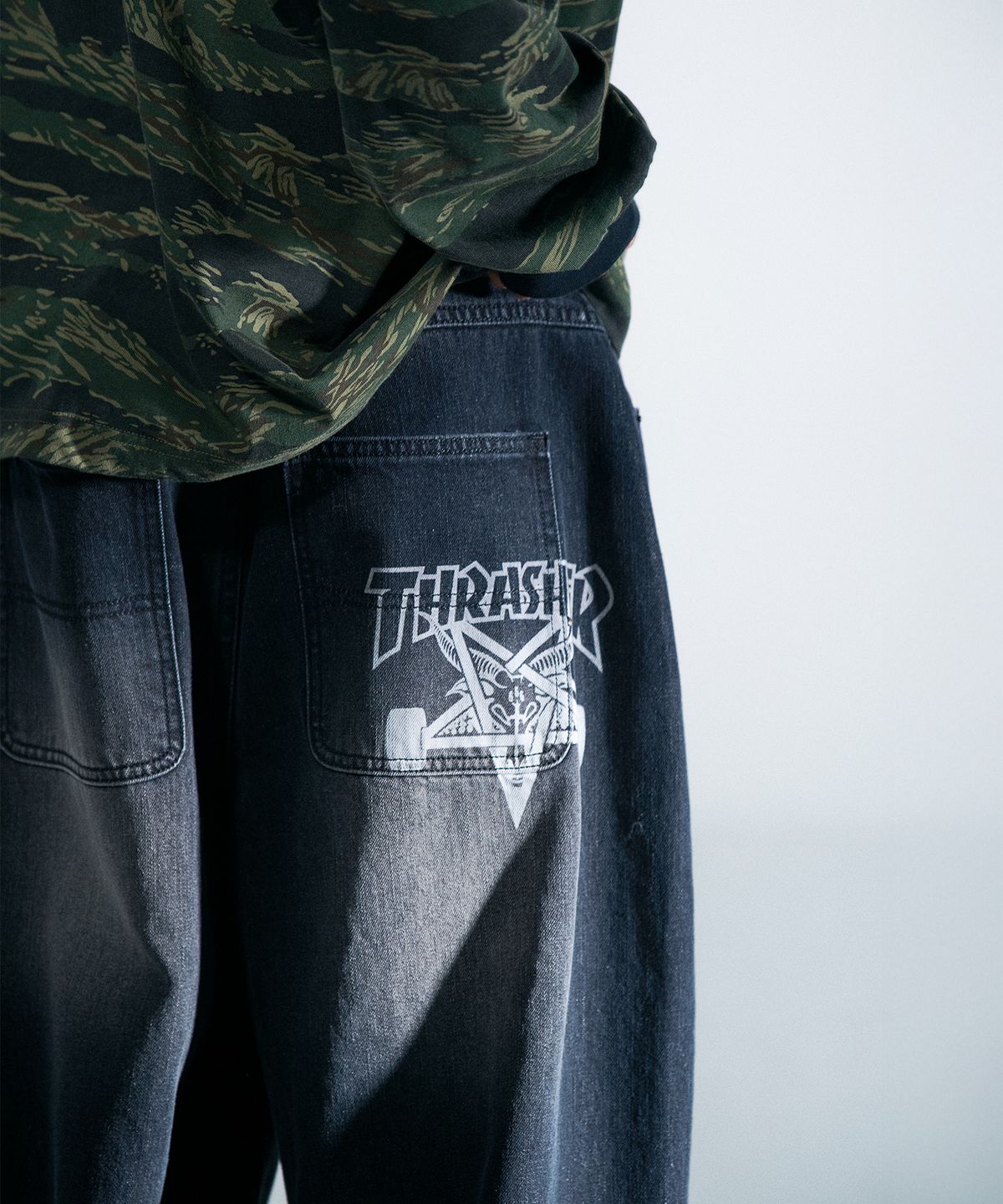 트레셔(THRASHER) 스케이트고트 벌룬팬츠 블랙