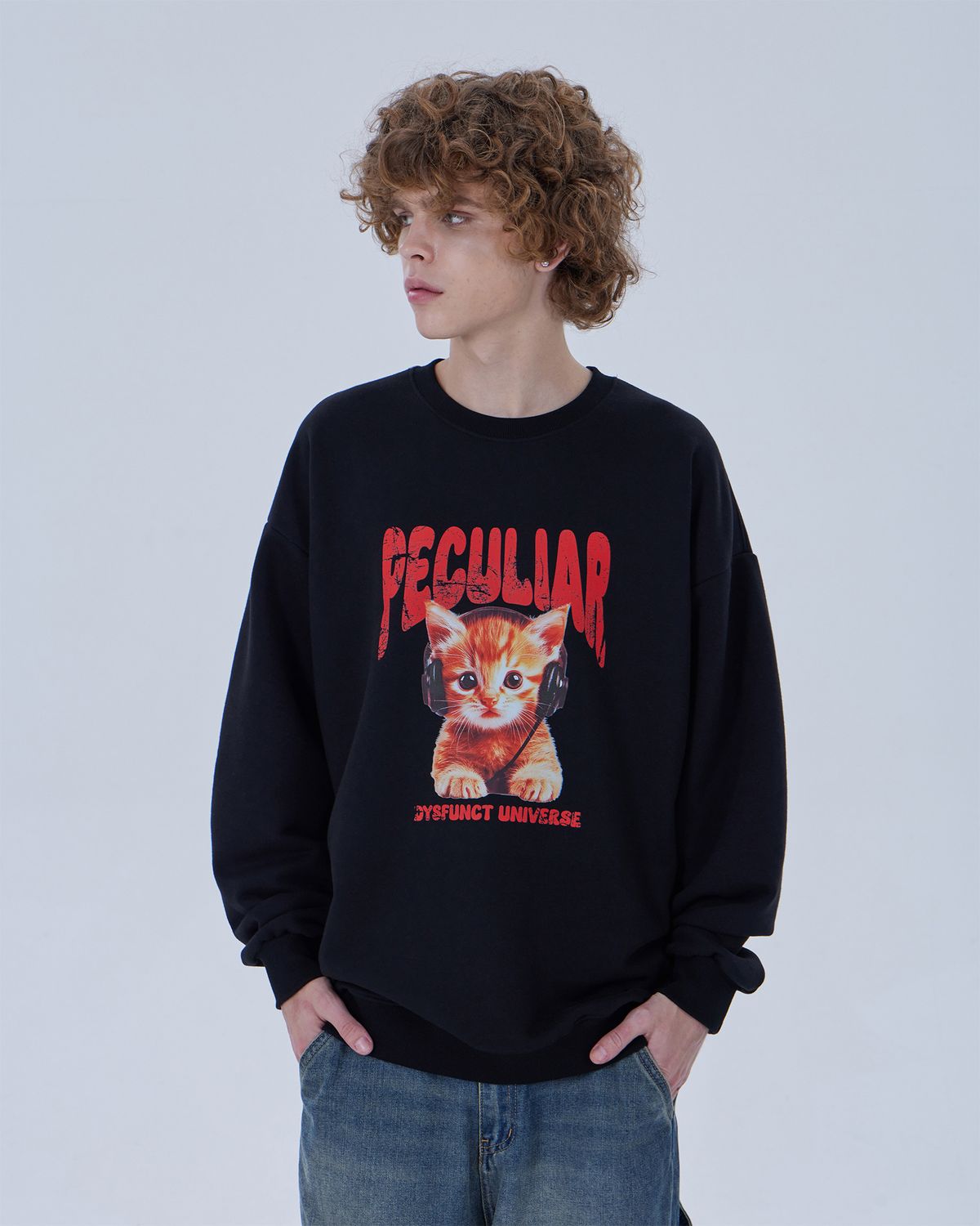 디스펑트(DYSFUNCT) PECULIAR KITTY SWEATSHIRT (BLACK)