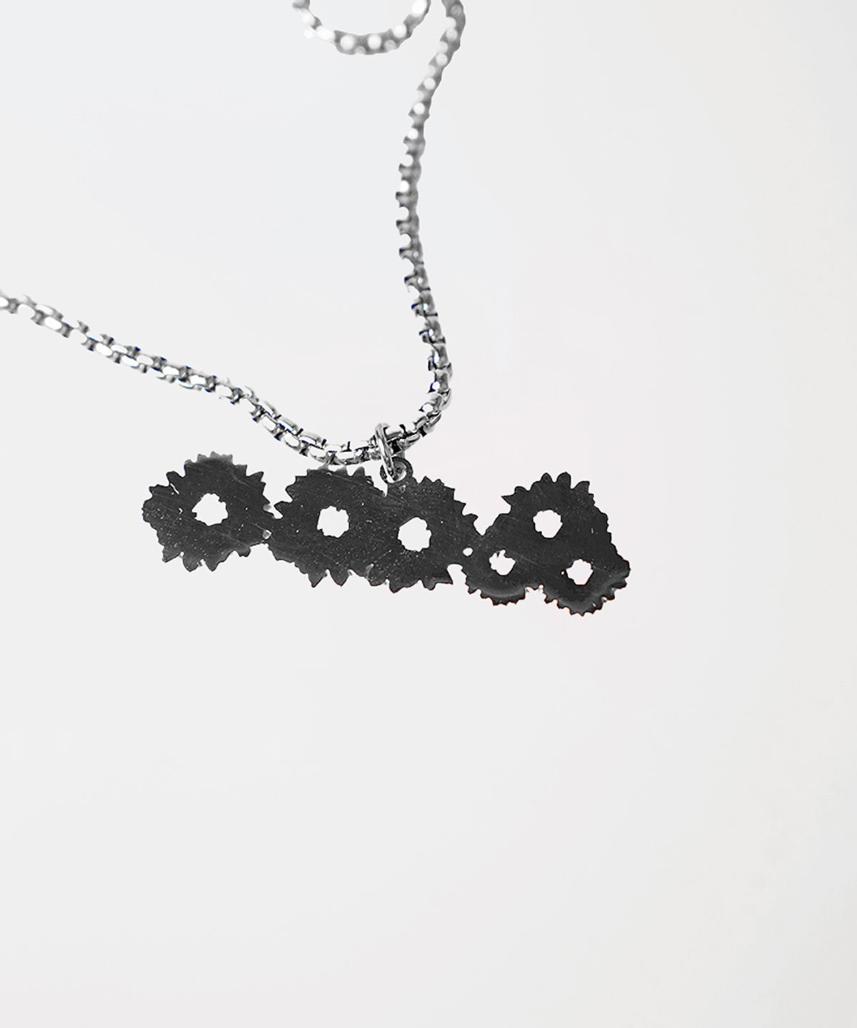 마이딥블루메모리즈(MY DEEP BLUE MEMORIES) MM NEWVY Necklace