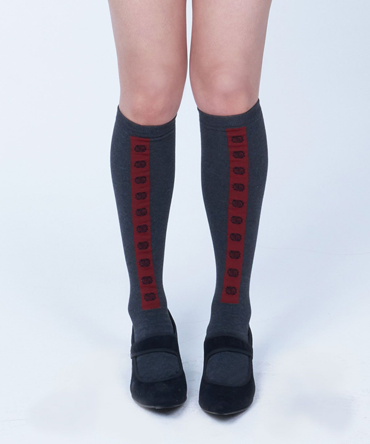 라이라이(LYELYE) Symbol stamp knee high socks (2COLOR)