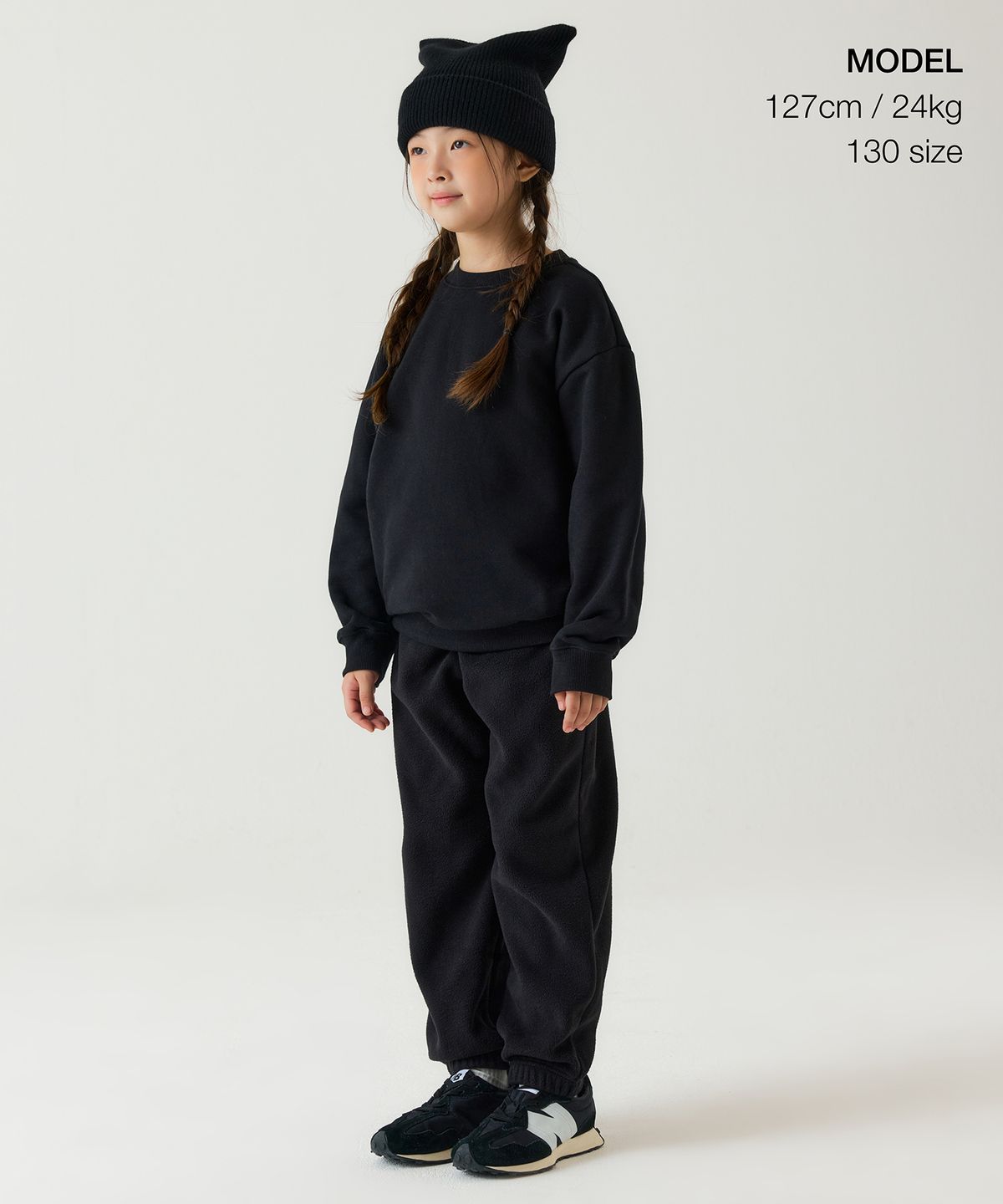 무신사 스탠다드 키즈(MUSINSA STANDARD KIDS) 기모 오버사이즈 스웨트셔츠 & 기모 스웨트 팬츠 [블랙]