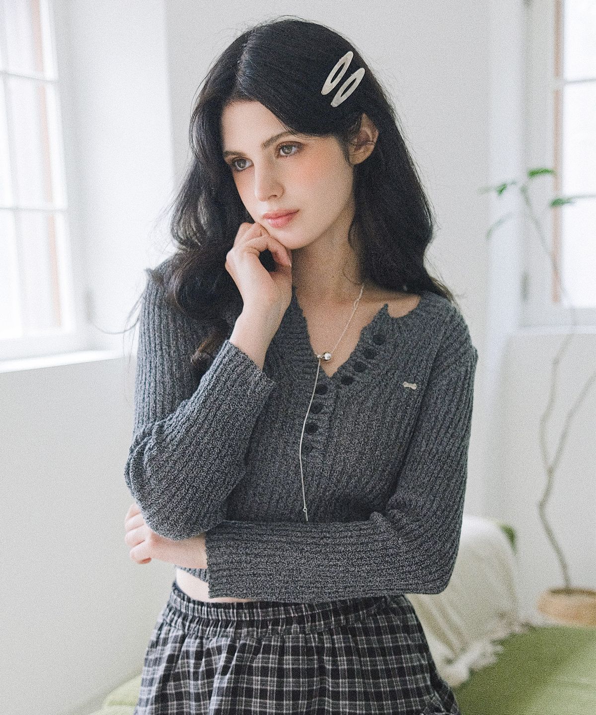 쿨키튼(KOOLKITTEN) Back-Tie Ribbed Button Knit Top