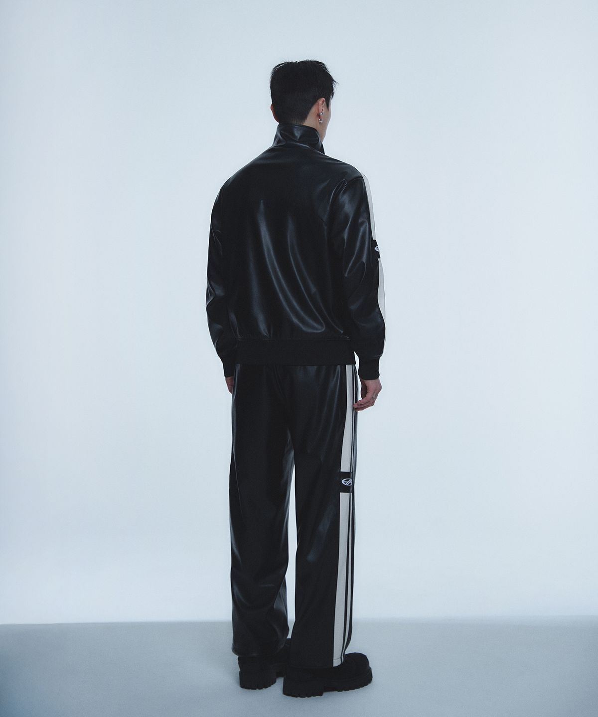 현피트(HYUNFIT) PU LEATHER ICONIC TRACK JACKET