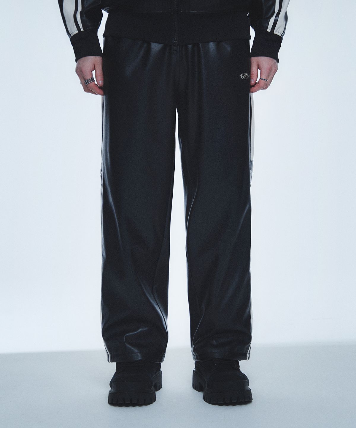 현피트(HYUNFIT) PU LEATHER ICONIC TRACK PANTS