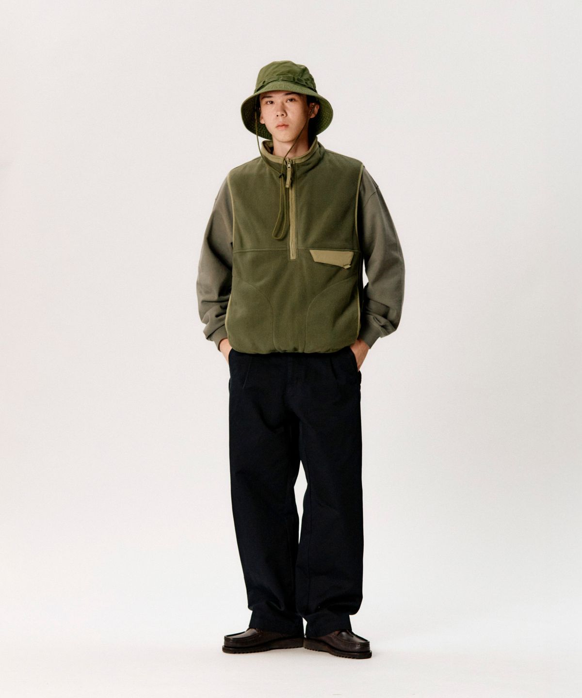 에스피오나지(ESPIONAGE) Expl. Reversible Pullover Vest Moss Green