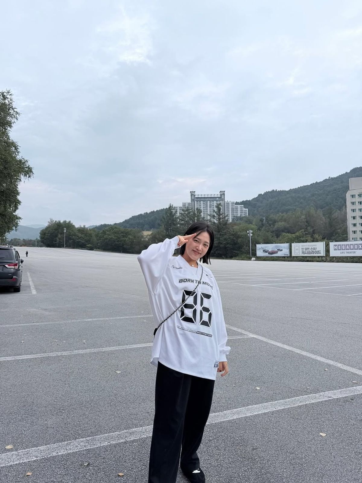 레이지비(LAZYBEE) 원턱 와이드 핏 프레시 스웨트 팬츠 W 블랙