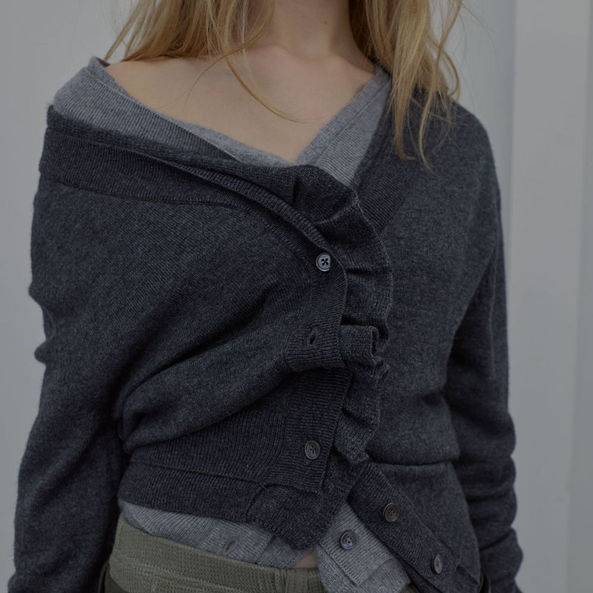 엘씨디씨티엠(LCDC™) DOUBLE-LAYER WAVY CARDIGAN (CHARCOAL)