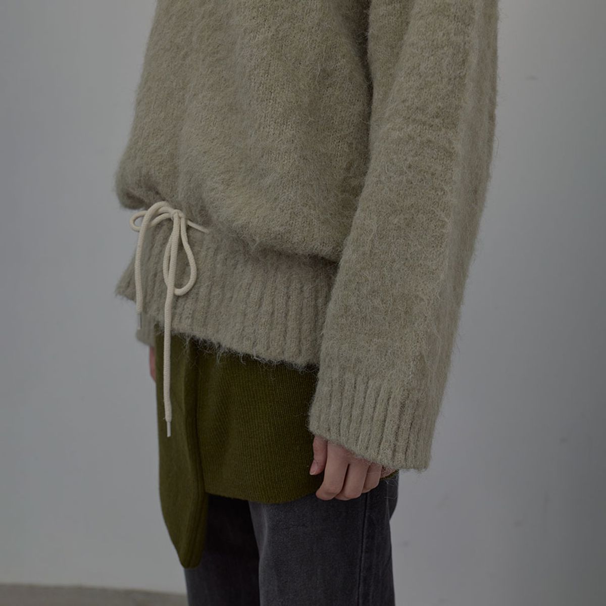 엘씨디씨티엠(LCDC™) STRING DETAIL KNIT TOP (BEIGE)
