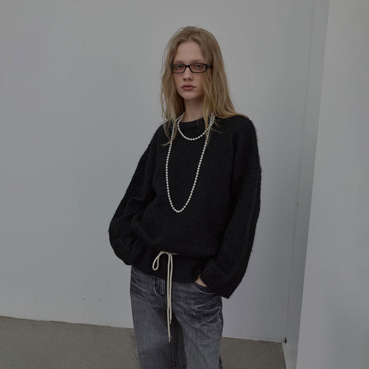 엘씨디씨티엠(LCDC™) STRING DETAIL KNIT TOP (BLACK)