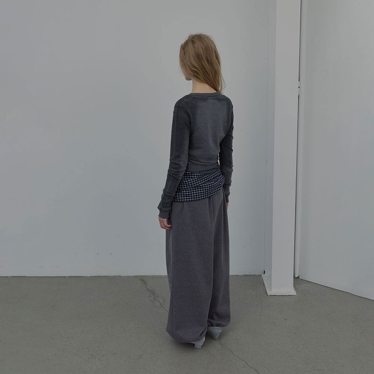 엘씨디씨티엠(LCDC™) SPRAY WASHED U-NECK KNIT TOP (MELANGE GREY)