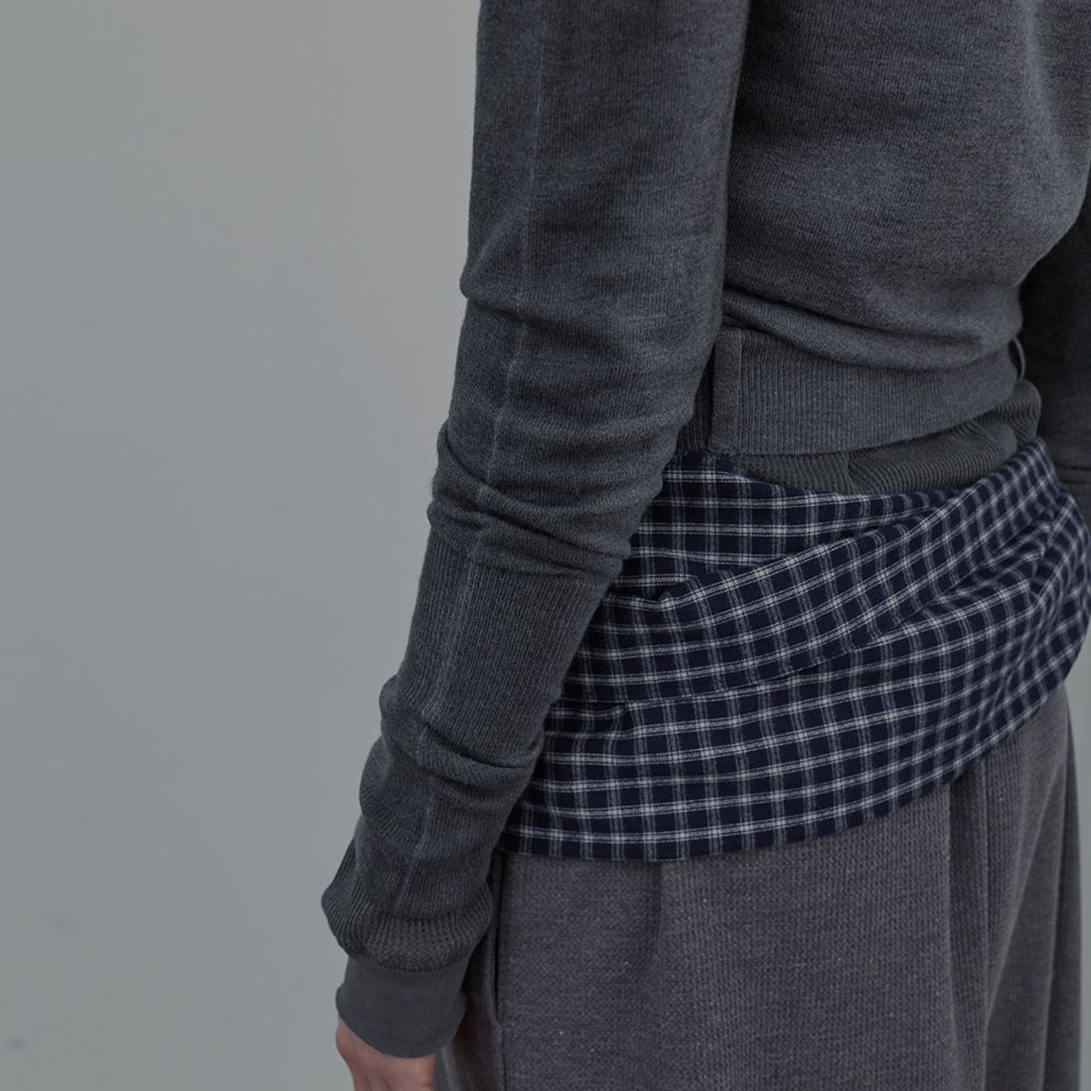 엘씨디씨티엠(LCDC™) SPRAY WASHED U-NECK KNIT TOP (MELANGE GREY)