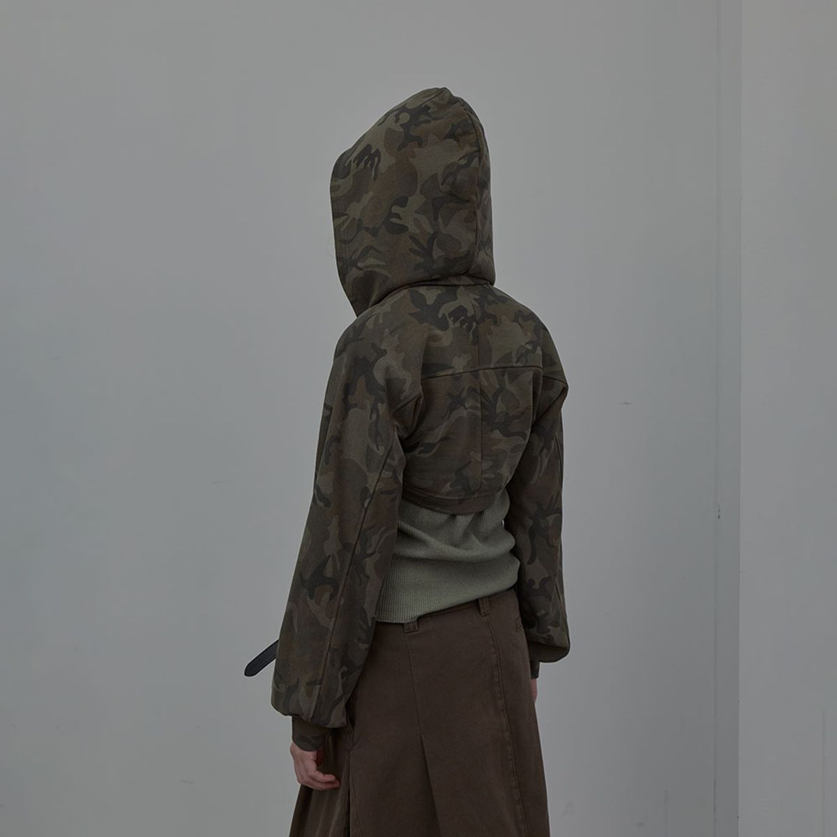 엘씨디씨티엠(LCDC™) CAMO HOODED BOLERO (DARK GREY)