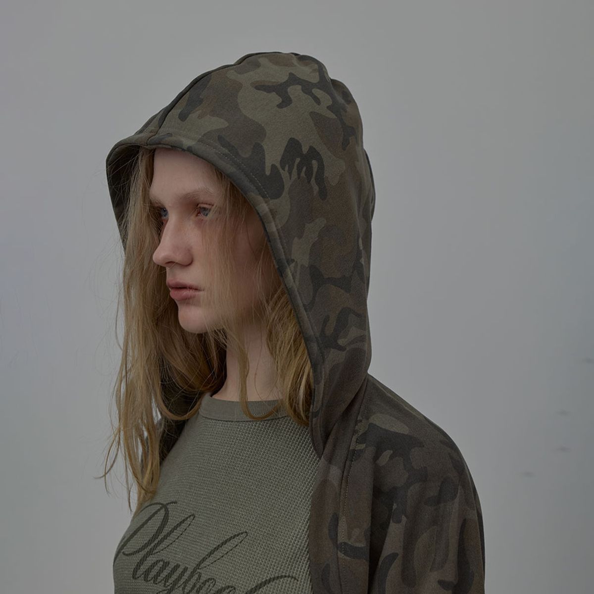 엘씨디씨티엠(LCDC™) CAMO HOODED BOLERO (DARK GREY)