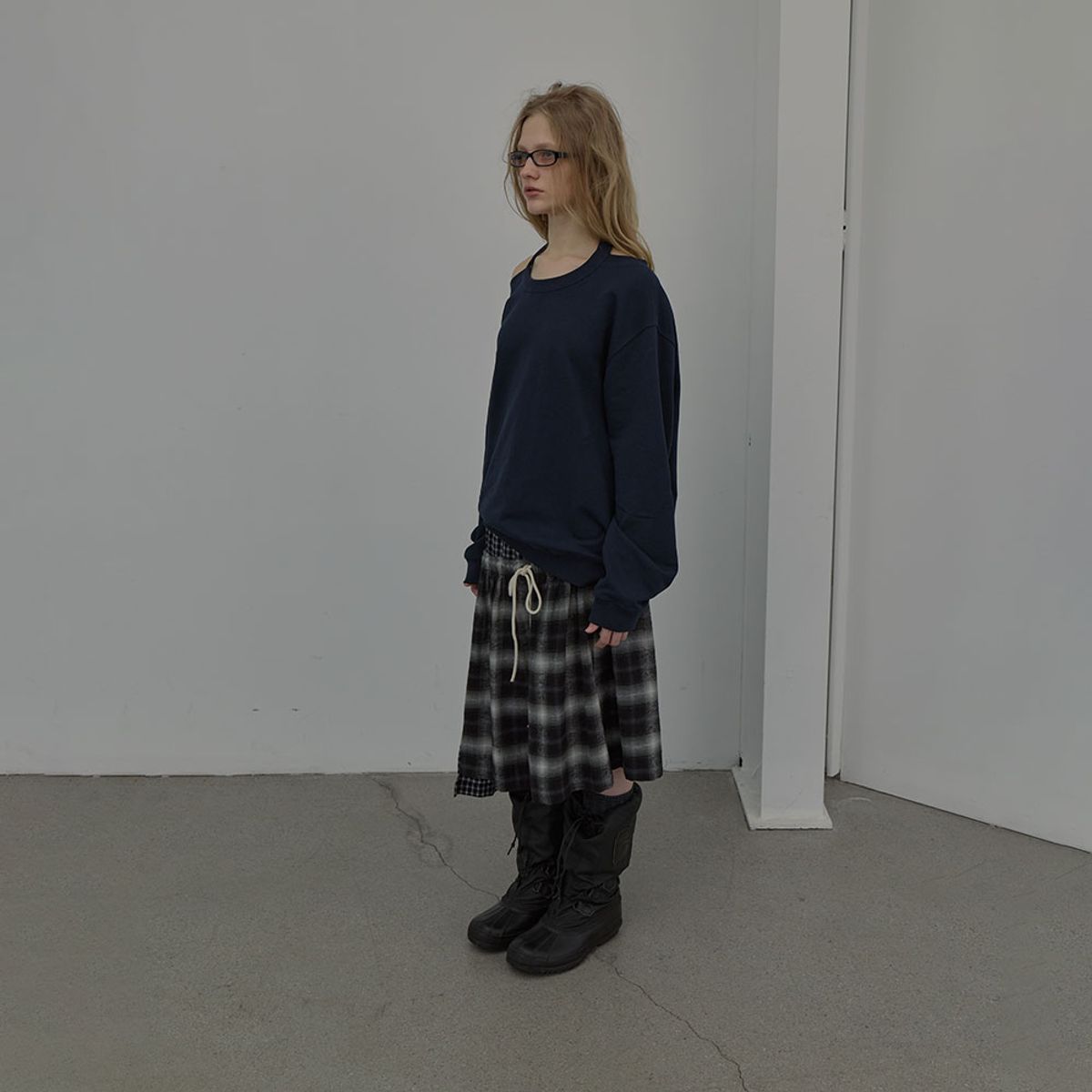 엘씨디씨티엠(LCDC™) HALTERNECK SWEATSHIRT (NAVY)