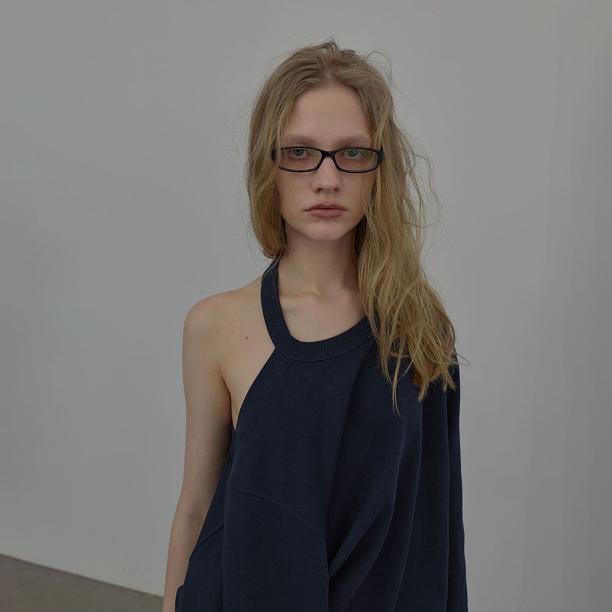 엘씨디씨티엠(LCDC™) HALTERNECK SWEATSHIRT (NAVY)