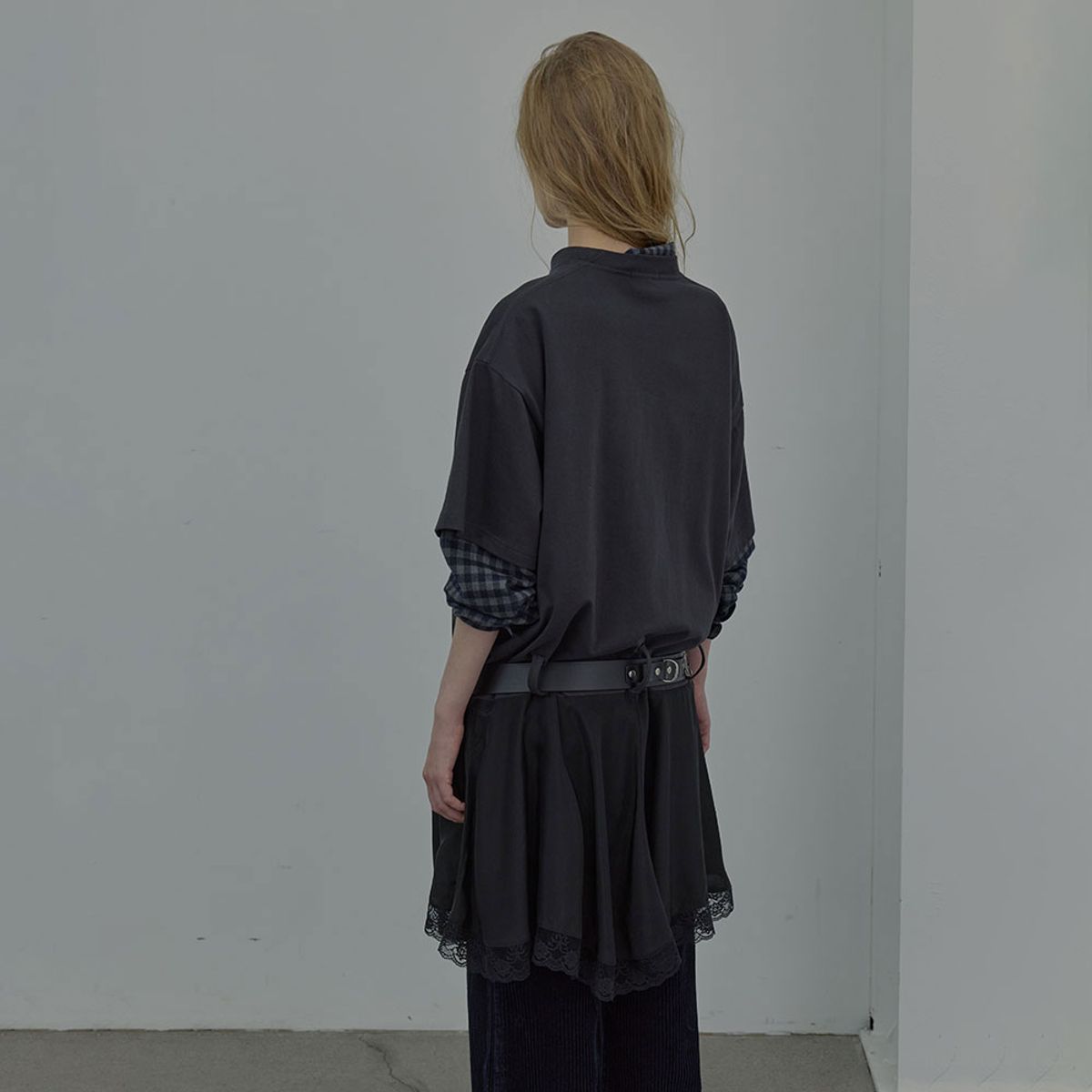 엘씨디씨티엠(LCDC™) LACE TRIM JERSEY DRESS (CHARCOAL)