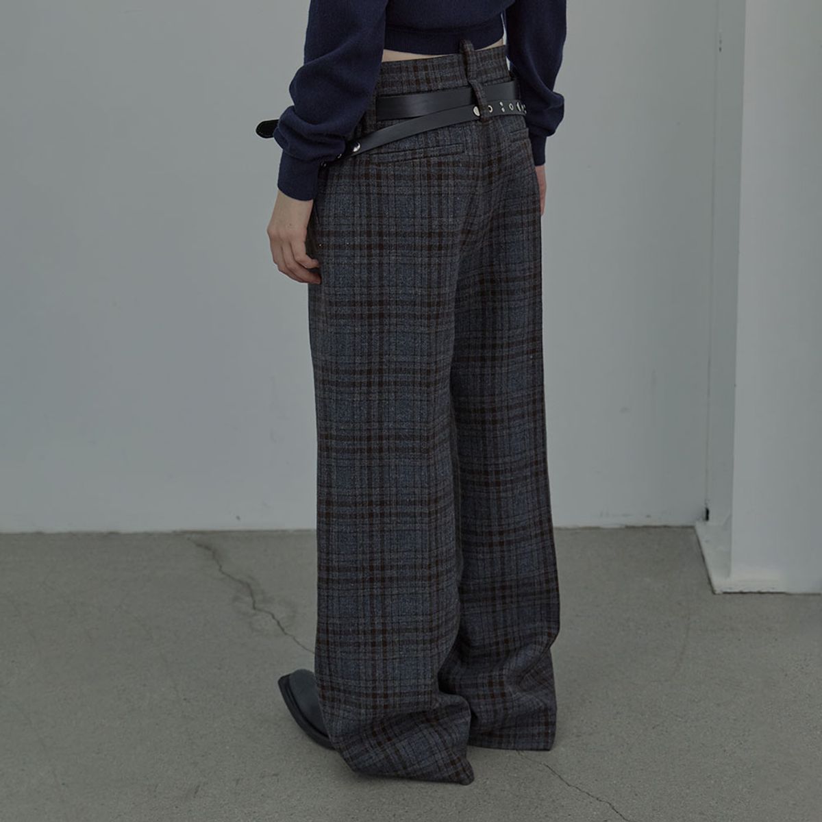 엘씨디씨티엠(LCDC™) BELTED TAILORED TROUSERS_CHECKED (BROWN)