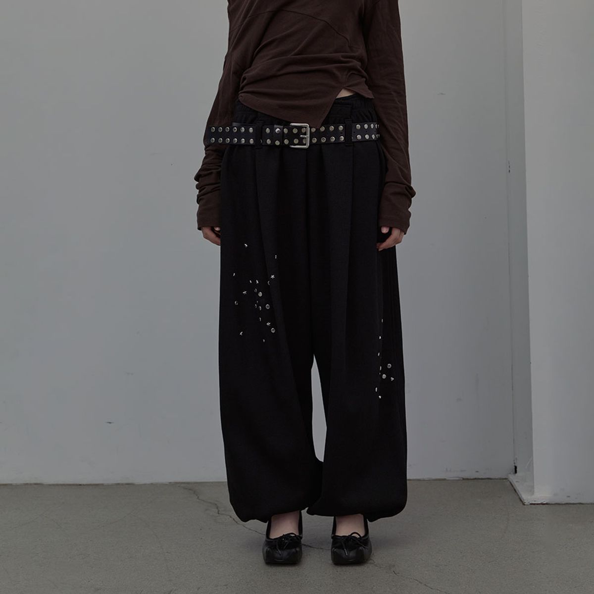 엘씨디씨티엠(LCDC™) SPARKLE WAFFLE PANTS (BLACK)