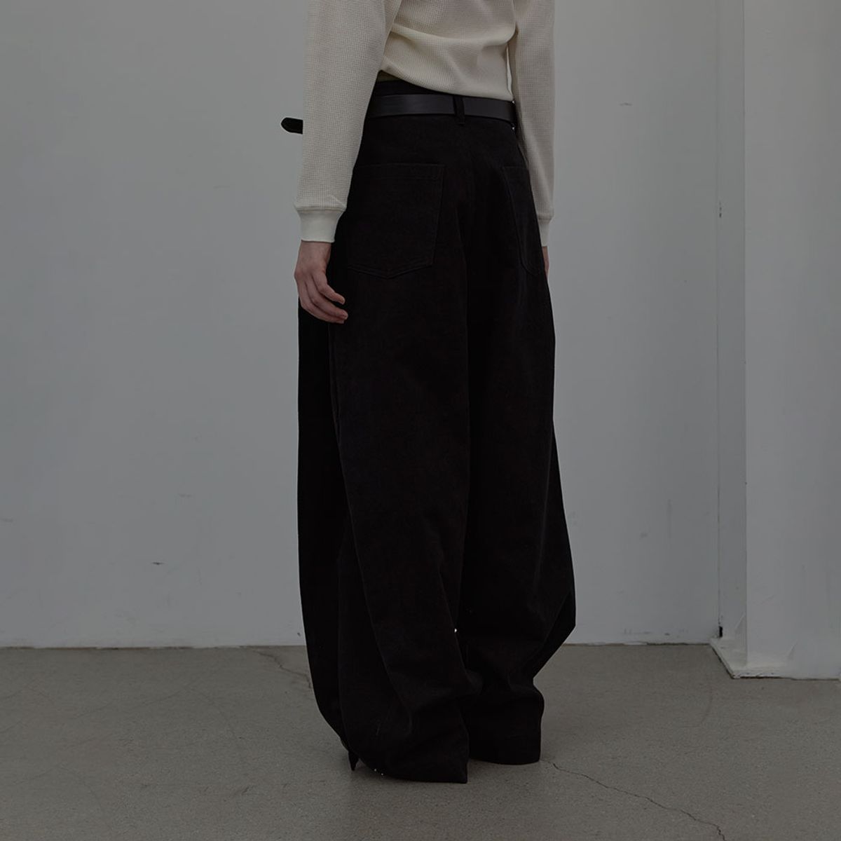 엘씨디씨티엠(LCDC™) CURVED SNAP PANTS (BLACK)