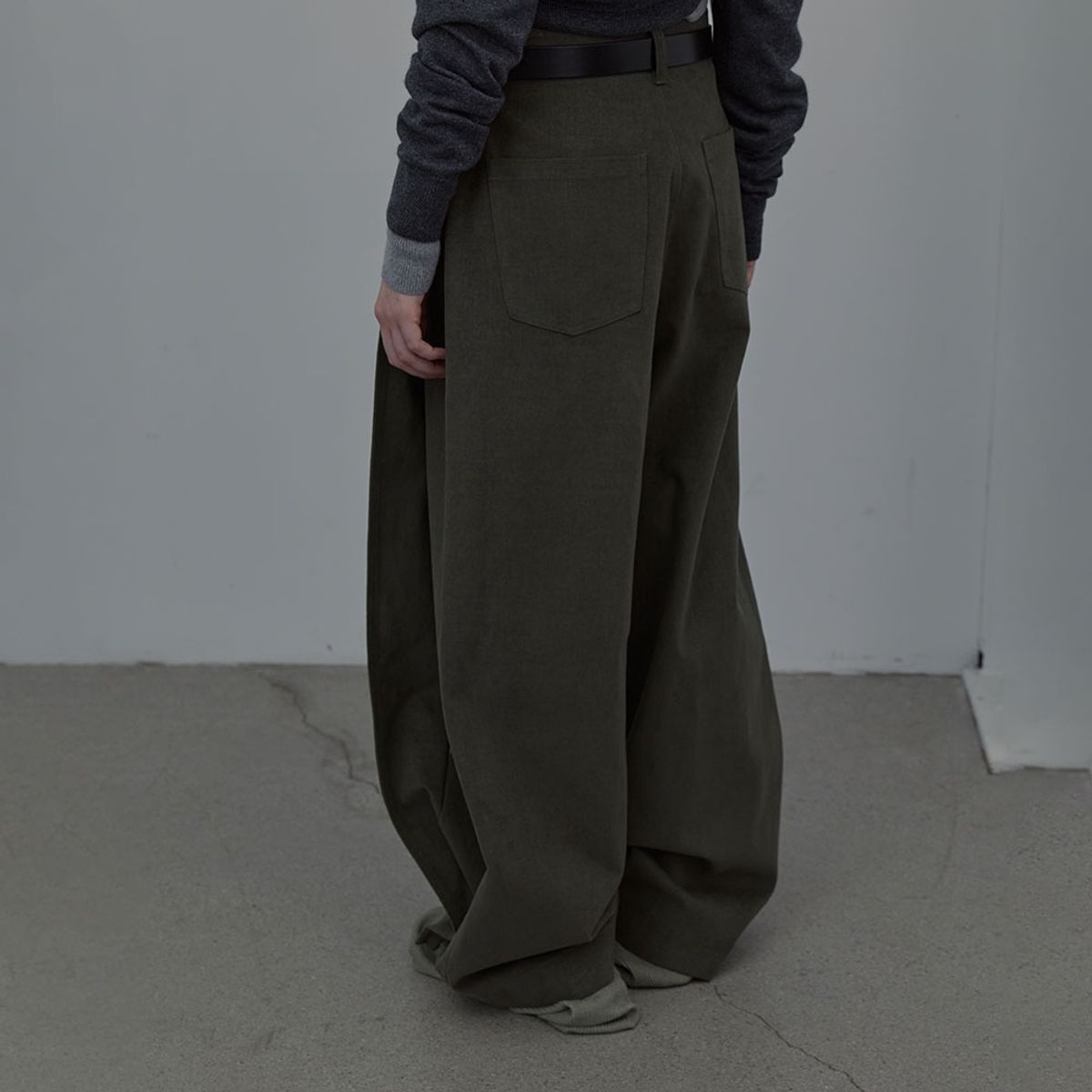엘씨디씨티엠(LCDC™) CURVED SNAP PANTS (KHAKI)