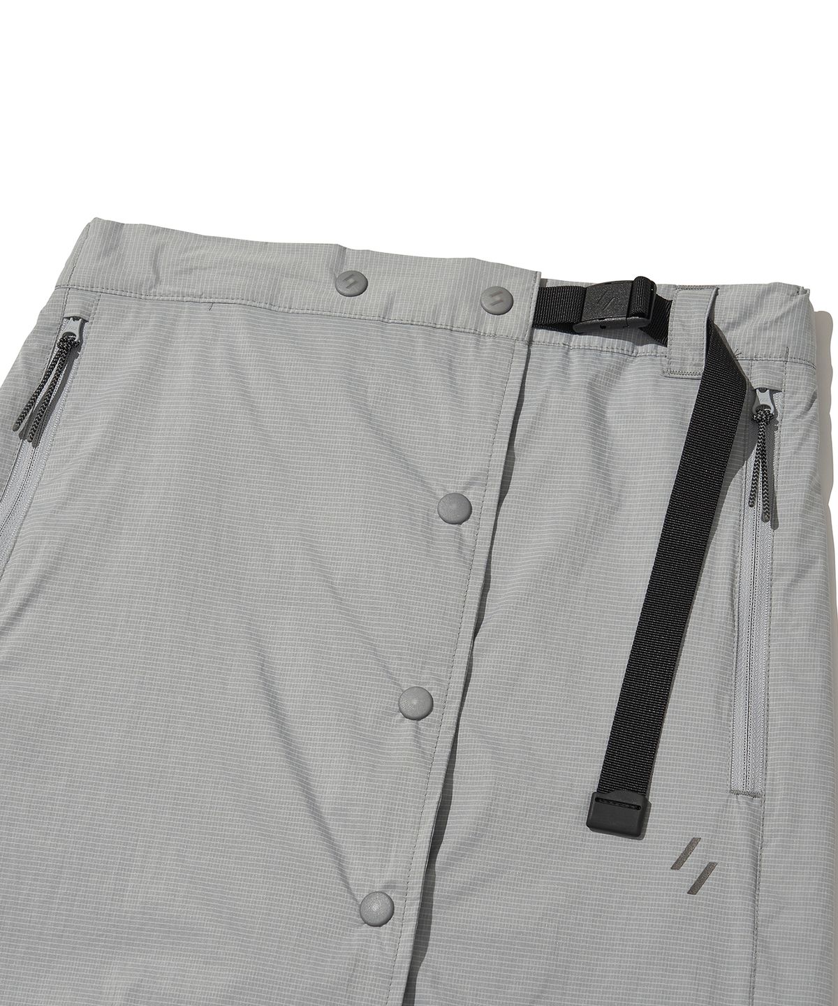 웰터 익스페리먼트(WELTER EXPERIMENT) VENTHRA HIKE SKIRT_SILVER