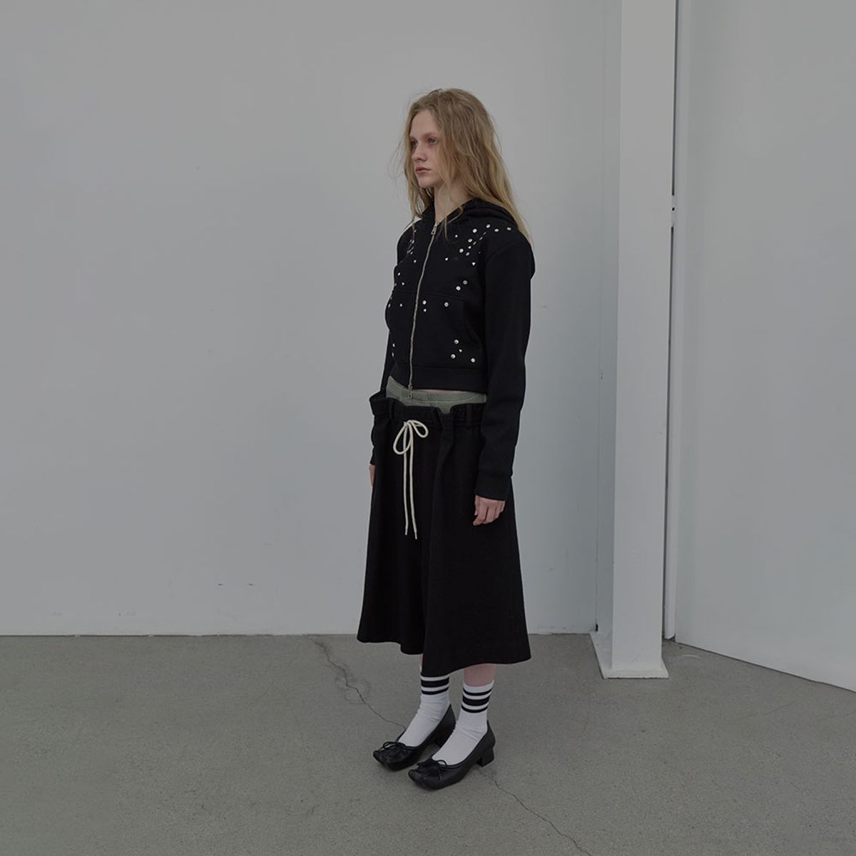 엘씨디씨티엠(LCDC™) PLEATS DETAIL BERMUDA SHORTS (BLACK)