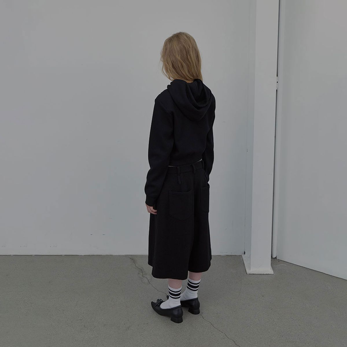 엘씨디씨티엠(LCDC™) PLEATS DETAIL BERMUDA SHORTS (BLACK)