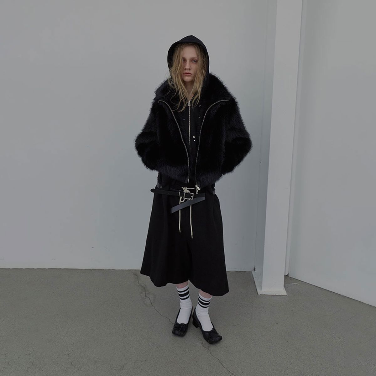 엘씨디씨티엠(LCDC™) PLEATS DETAIL BERMUDA SHORTS (BLACK)
