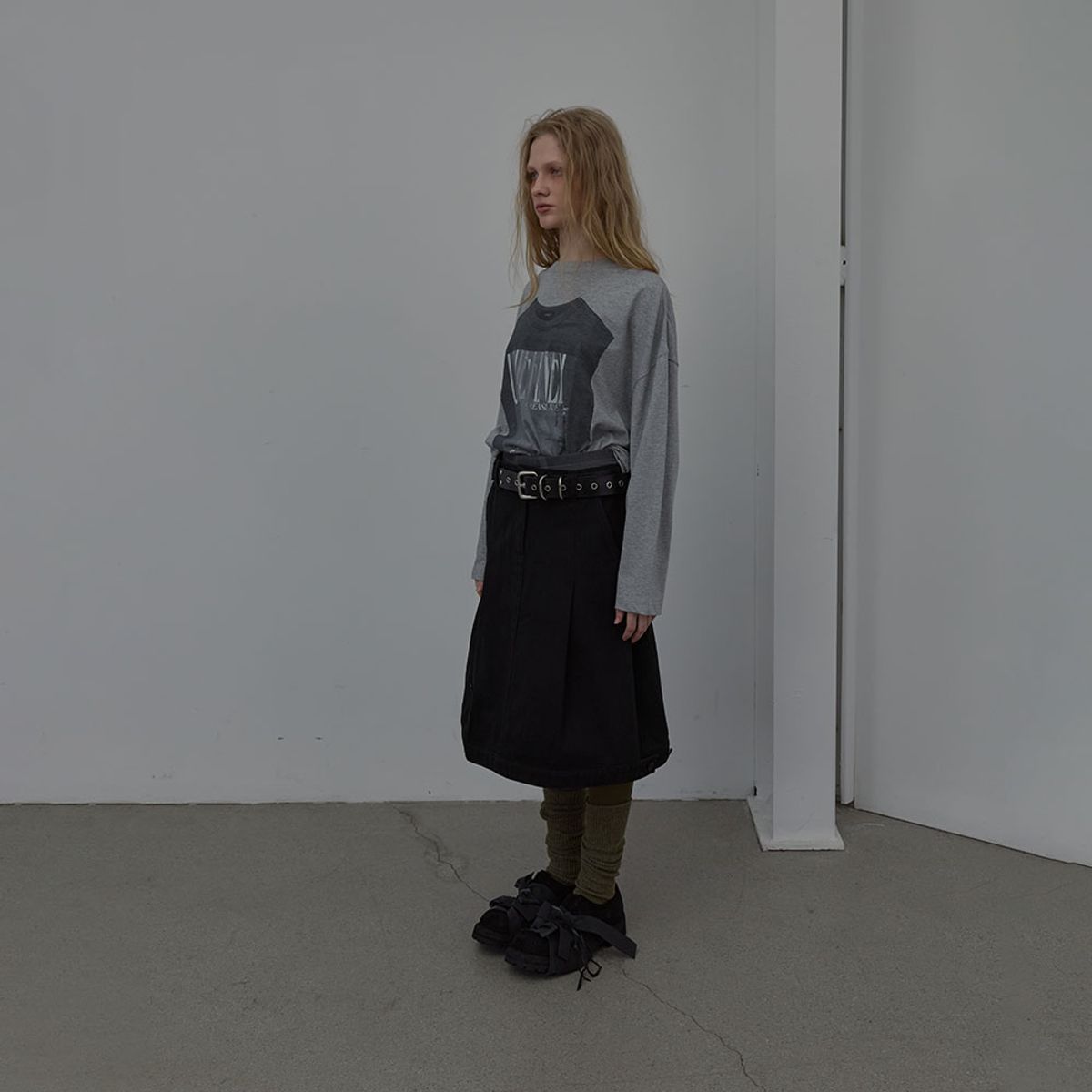 엘씨디씨티엠(LCDC™) COTTON TAILORED MIDI SKIRT (BLACK)