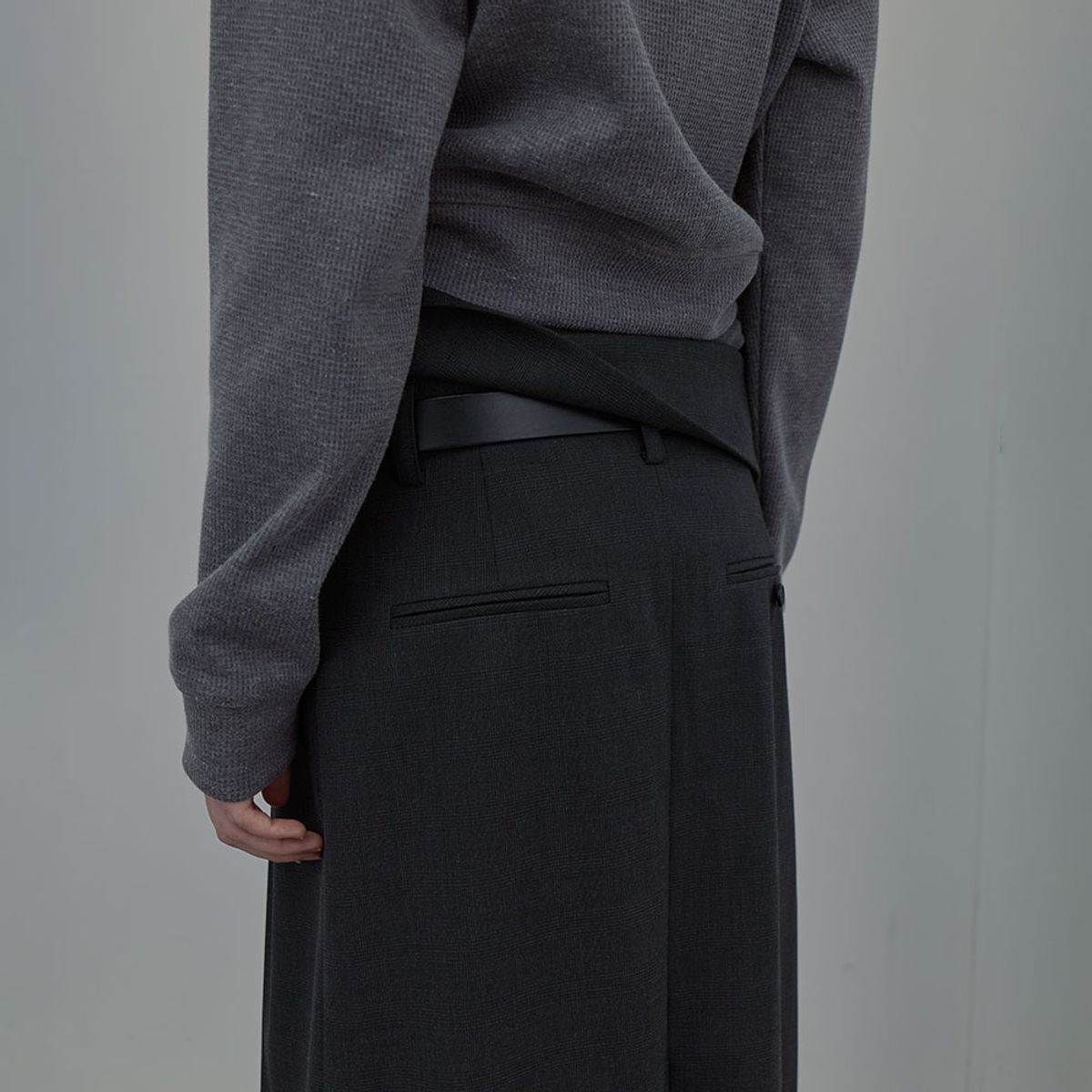 엘씨디씨티엠(LCDC™) FOLD-OVER CHECK SKIRT (DARK GREY)
