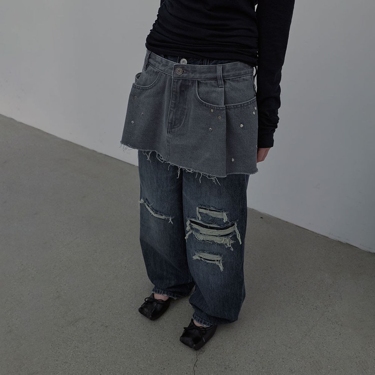 엘씨디씨티엠(LCDC™) RAW-CUT STUD DENIM SKIRT (GREY)