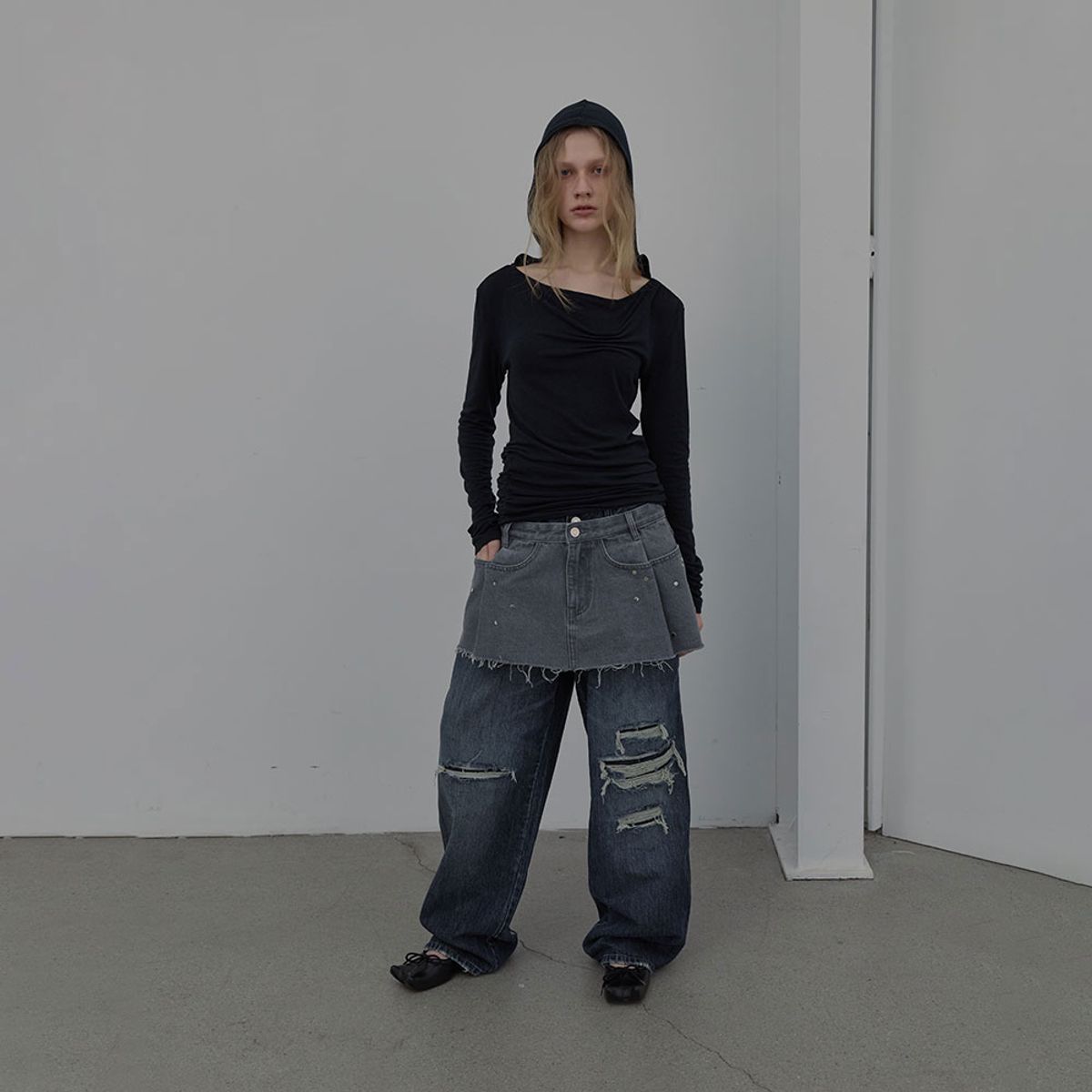 엘씨디씨티엠(LCDC™) RAW-CUT STUD DENIM SKIRT (GREY)