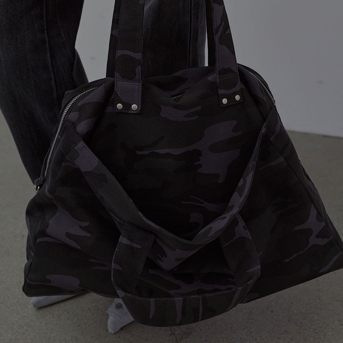 엘씨디씨티엠(LCDC™) LAYERED CAMO TOTE BAG (DARK GREY)
