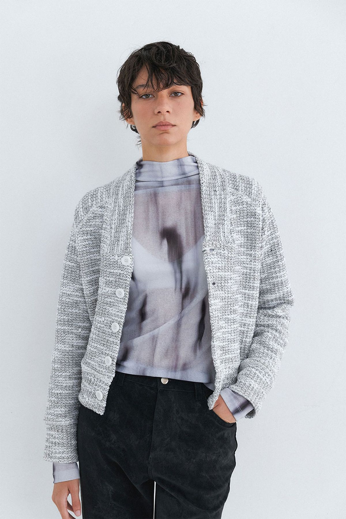 콥키노(KOBKINO) BOKASHI BOUCLE CARDIGAN (GREY)
