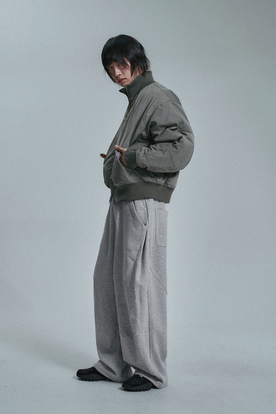 MUSINSA公式 | MOO ハイネッククロップボンバージャケット - グレー