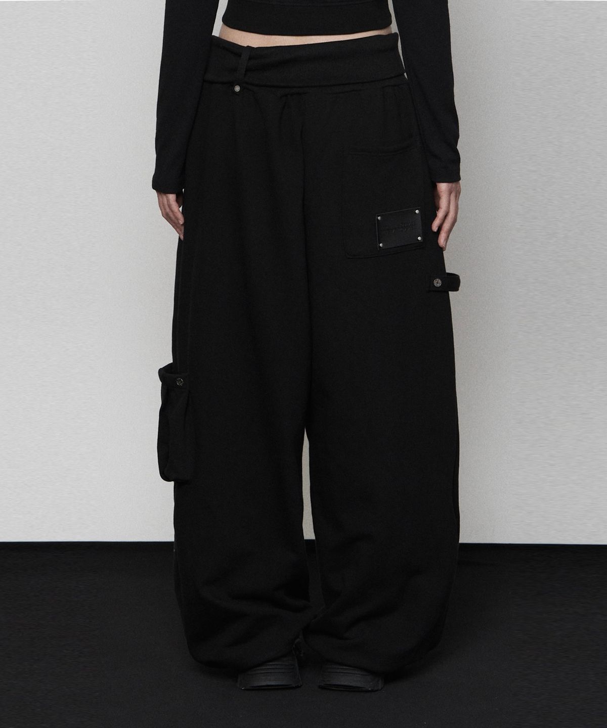 에트오소메(ETRE AU SOMMET) Rib Terry Pocket Sweat Pants (BLACK)