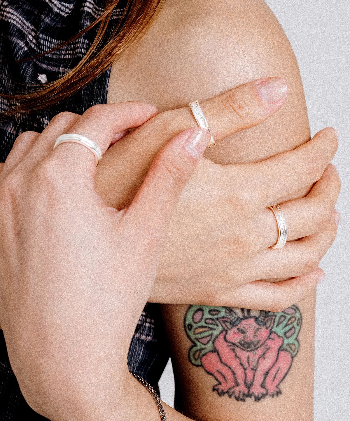 스칼렛또(SCALETTO) UR012 Textured Line Ring