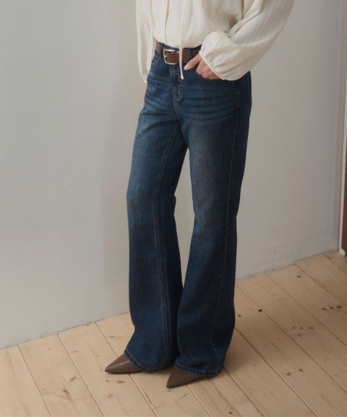 헤인트(HAINT) DEBBIE COMFORT SLIM BOOTCUT DENIM PANTS_BLUE