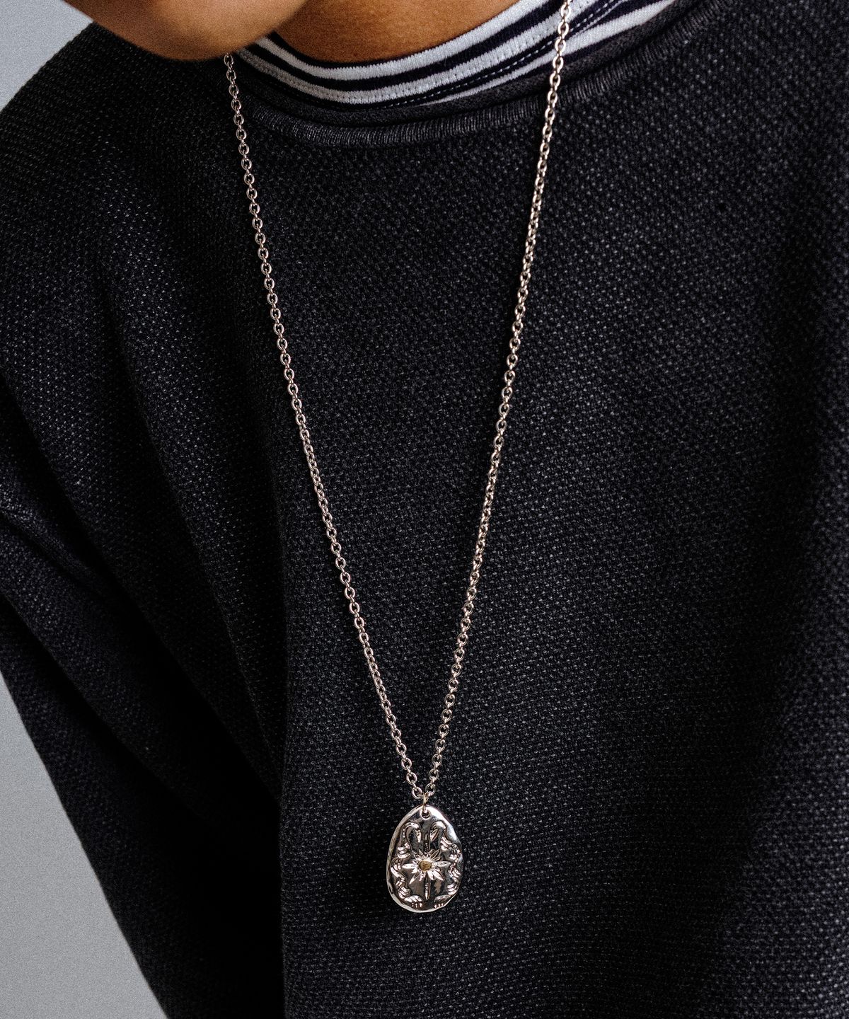 스칼렛또블랙(SCALETTOBLACK) URM008 Big Star pendant Necklace