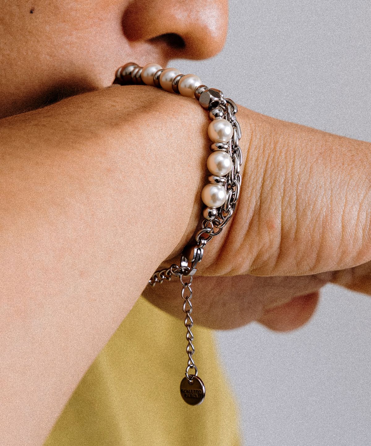 스칼렛또블랙(SCALETTOBLACK) URM014 Layered Chain & Stone Bracelet