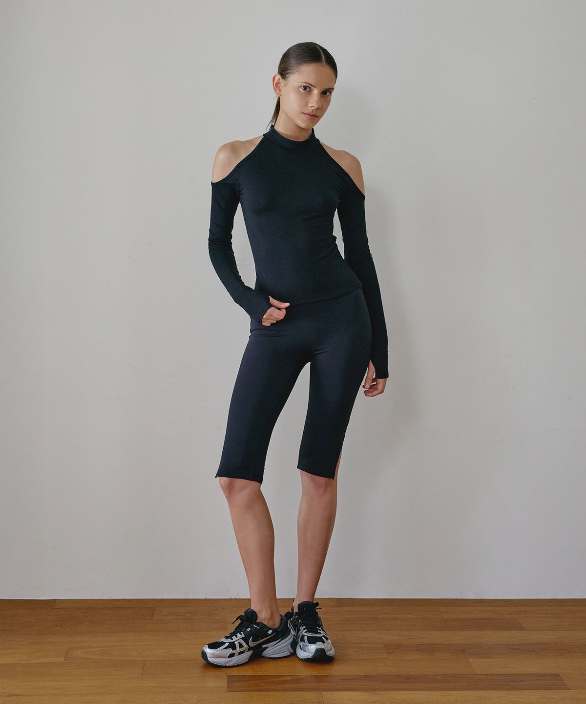 콘치웨어(CONCHWEAR) [5부/7부] 트임 카프리 팬츠