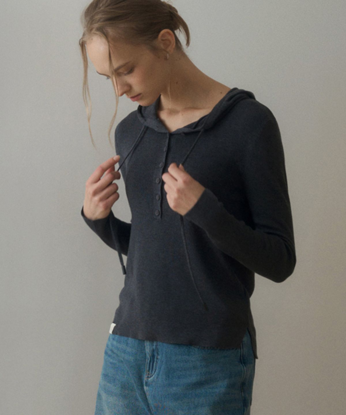헤인트(HAINT) BLURRY BUTTON HOODIE KNIT_4COLORS_CHARCOAL
