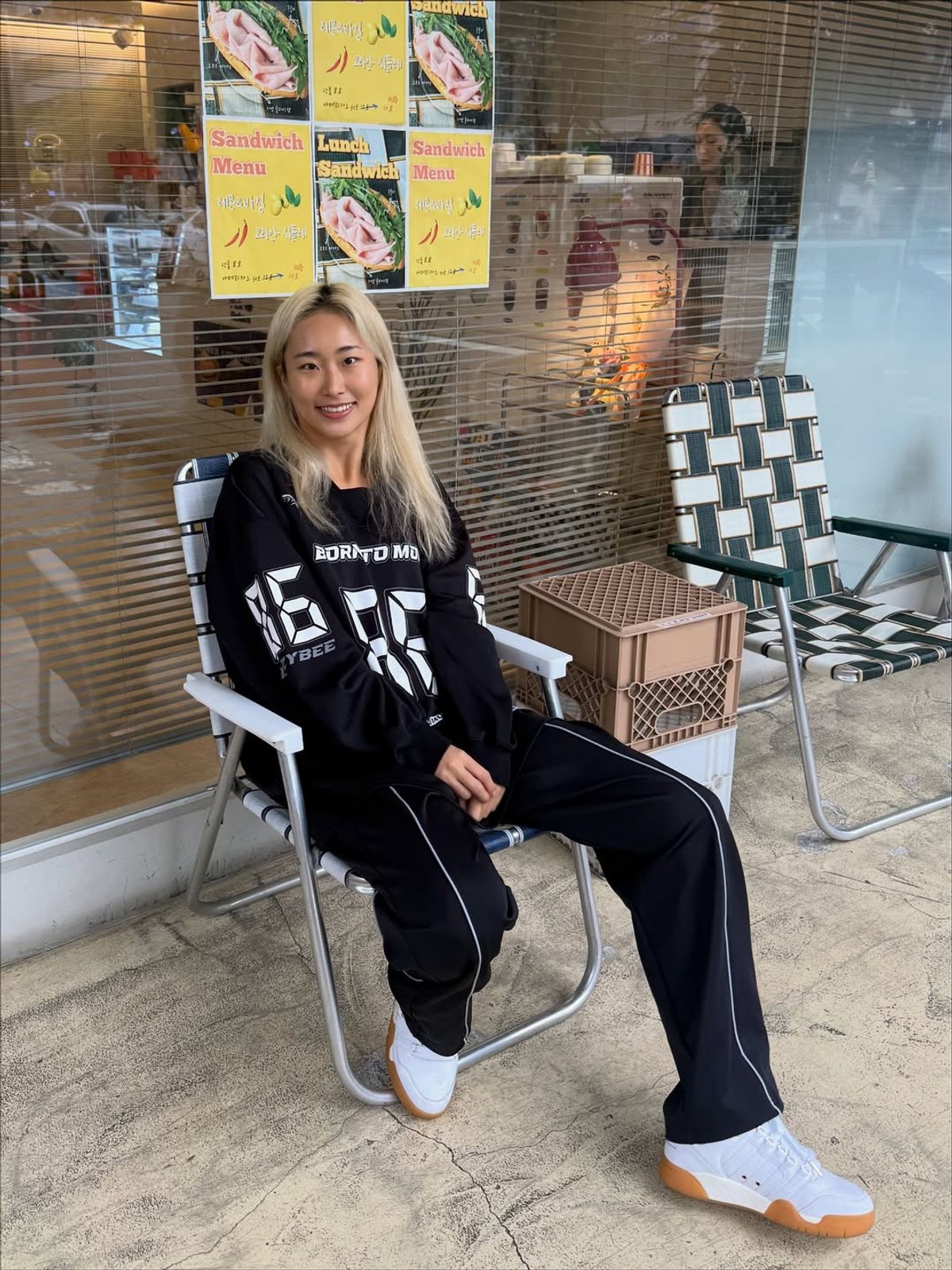 레이지비(LAZYBEE) 자이언트핏 라인 트랙 팬츠 와이드 짐웨어 트레이닝 운동복 밴딩 바지 W 블랙