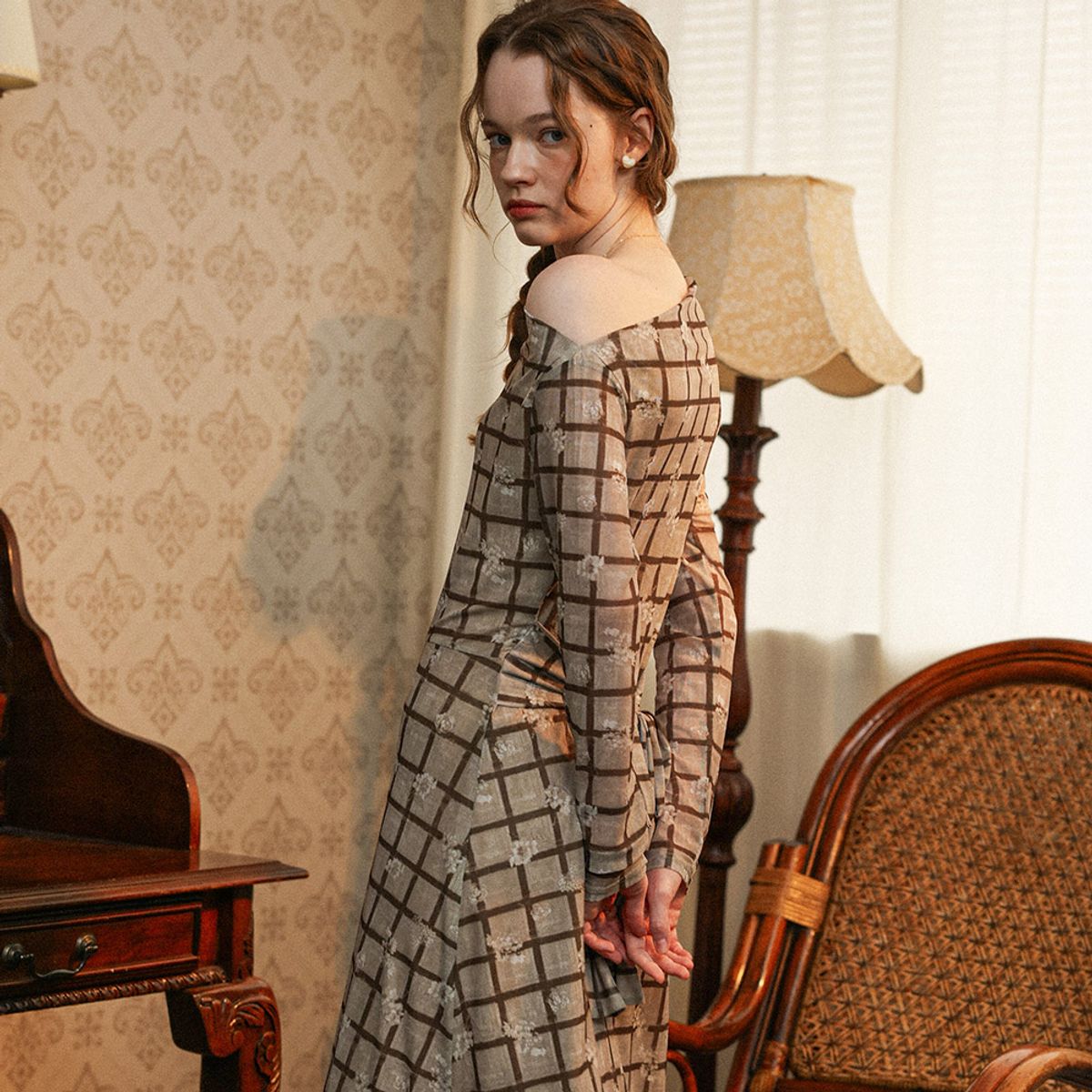 던드롭(DUNDROP) DD_Check flower sleeved dress_KHAKI BROWN