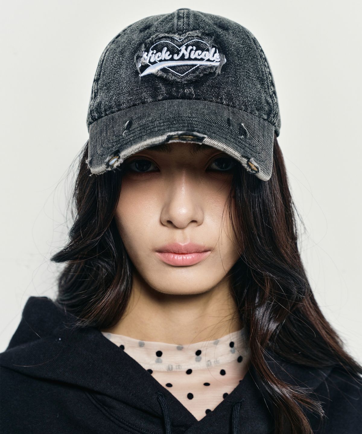 닉앤니콜(NICK&NICOLE) DESTROYED HEART DENIM BALL CAP_BLACK