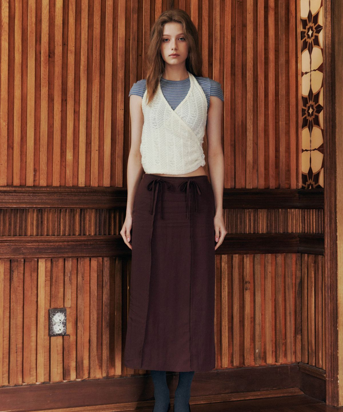 러브어스유(LOVEUSU) Flower Halter Neck Knit (Ivory)