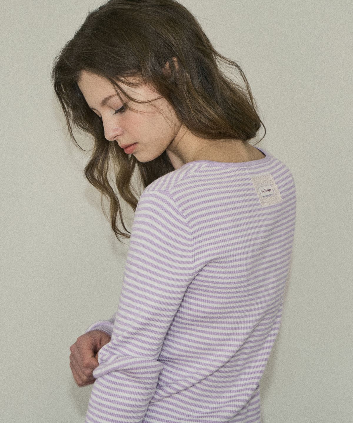 아우어노스텔지아(OURNOSTALGIA) chewy ribbed button stripe knit_Lavender fog(OC25-KN02)