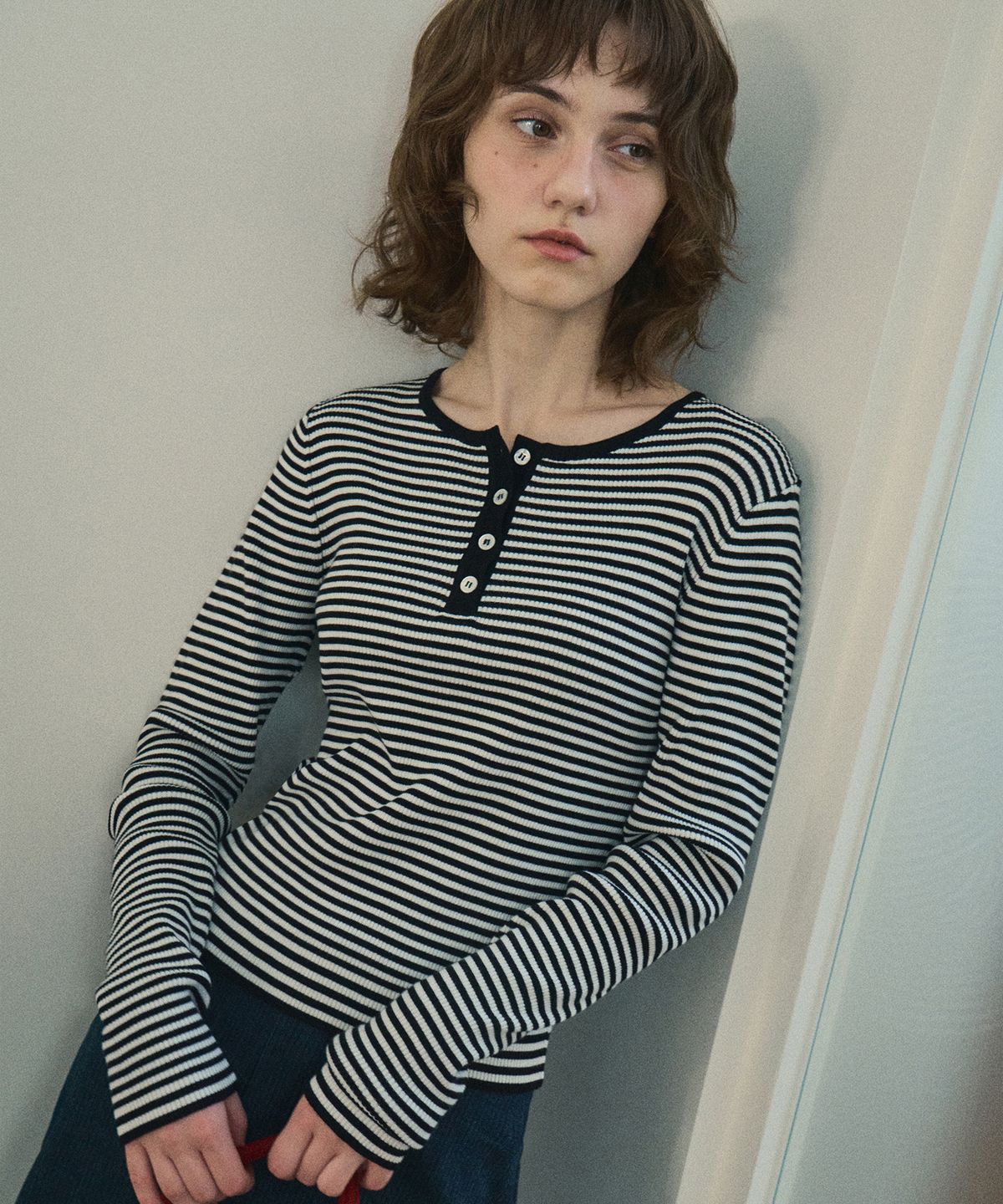 아우어노스텔지아(OURNOSTALGIA) chewy ribbed button stripe knit_Black(OC25-KN02)